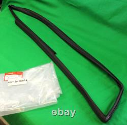 Honda Genuine OEM Civic EP3 Front Door Runchannel LH 72275-S5S-E01 New